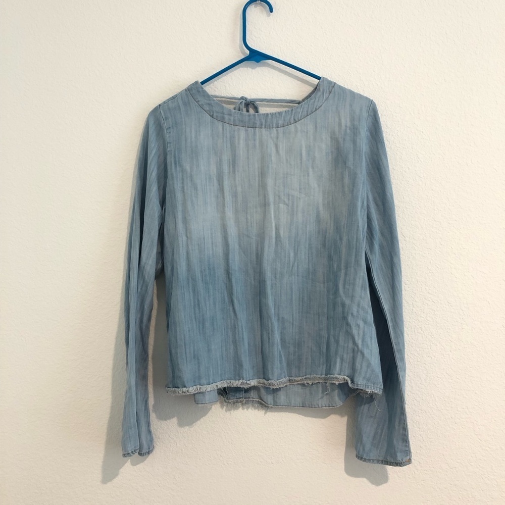 Cloth & Stone Chambray Blue button down back‎ Blouse Small